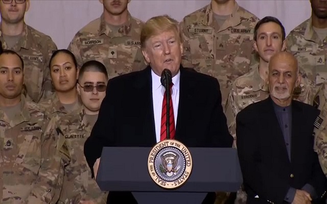 ترامب قام بزيارة مفاجئة لأفغانستان