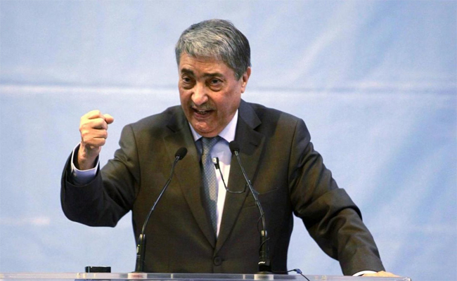 بن فليس يعد بـ”التجاوب مع مطالب الشعب في حدود ما تسمح به الخزينة العمومية للدولة”