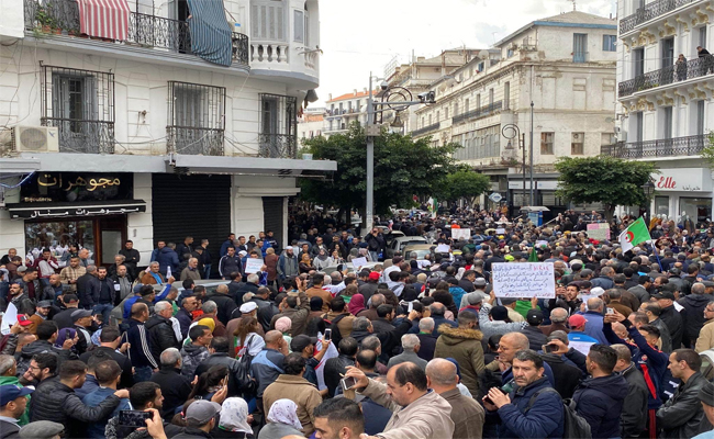 الحراك الشعبي : الطلبة في الثلاثاء 41 مصرون على رفض الانتخابات و بالتغيير