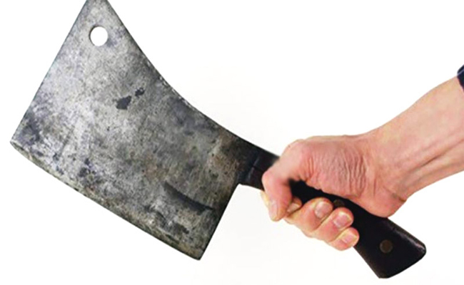 شاب ينهي حياة ثلاثيني بواسطة ساطور بالطارف