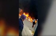 النيران تلتهم 6 سيارات وشاحنة ذات صهريج بحظيرة السيارات بنك بالشراقة في العاصمة
