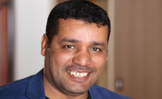 تبرئة الصحفي عادل عازب الشيخ الذي توبع في قضية الإحتجاج أمام الوكالة المحلية للتشغيل بالوادي