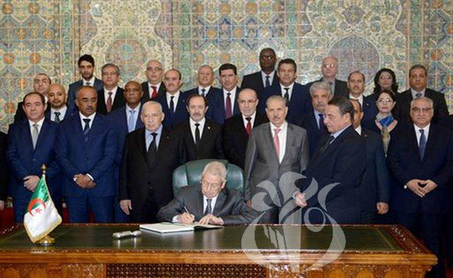 توقيع بن صالح على قانون المالية لسنة 2020