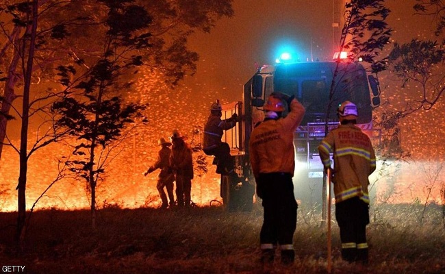 آلاف الأستراليين يفرّون هربا من حرائق الغابات