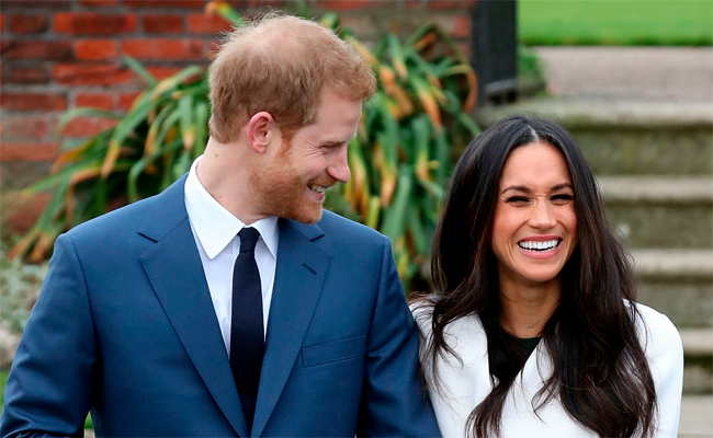 بقرار مفاجئ…الأمير هاري وميغان ماركل يعلنان تنازلهما عن منصبهما الملكي…