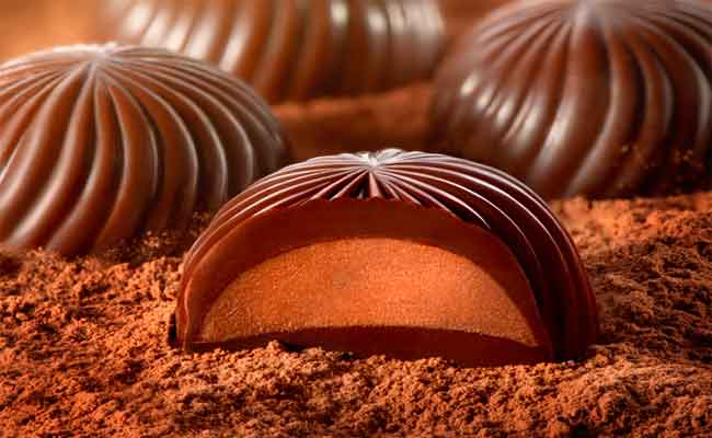 ما هي العلاقة التي تربط الشوكولا بهرمون السعادة...؟