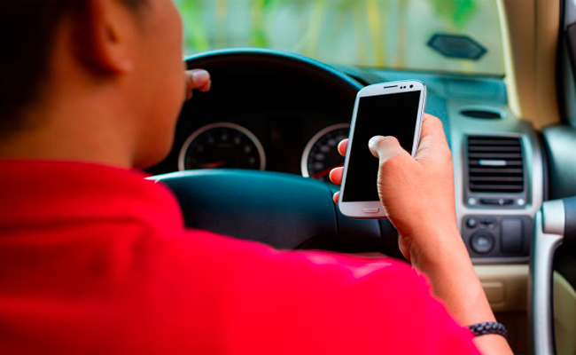 حملة وطنية للتحسيس بمخاطر استعمال الهاتف النقال أثناء السياقة