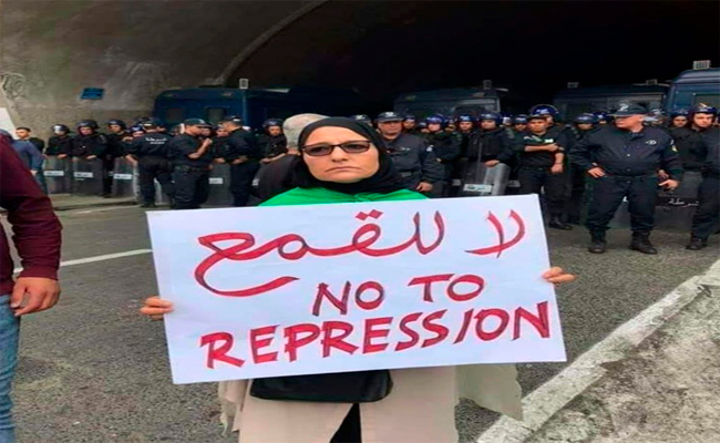 الحراك الشعبي في جمعته الـ47 : تشبت بالتغيير و اعتقالات في صفوف المتظاهرين