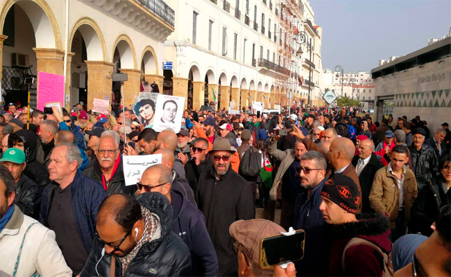 الحراك الشعبي : الطلبة في الثلاثاء الـ48 يطالبون بالتغيير الجذري و إطلاق سراح جميع معتقلي الرأي