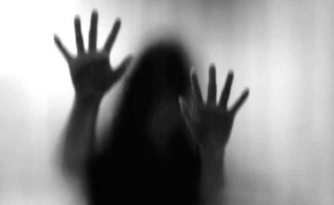 رعية مالي و  آخر غيني يغتصبان طالبة جامعية بشوفالي في العاصمة…