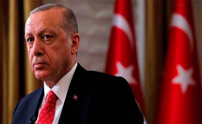 أردوغان يطلب من تبون إرسال وثائق مجازر فرنسا في الجزائر لنشرها “ليتذكر ماكرون أن بلاده قتلت 5 مليون جزائري”