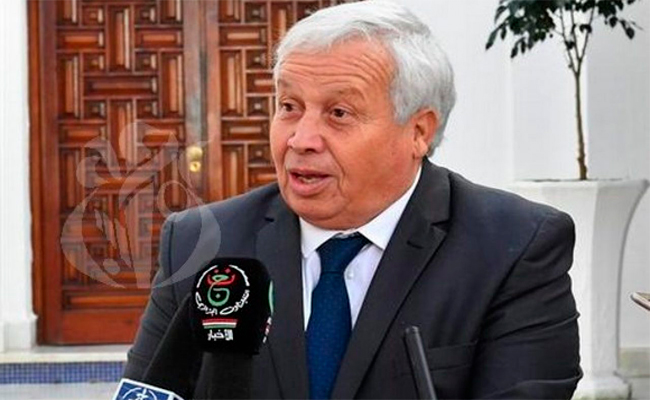 وليد عقون : “عملية تعديل الدستور لن تنطلق من فراغ”