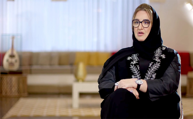 عزيزة جلال تحيي الزمن الجميل ب” فرق كبير “بعد غياب 30 عاما…