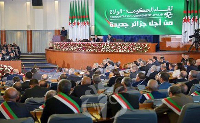 تحسين الإطار المعيشي للمواطن وتحقيق الانعاش الاقتصادي محور اجتماع الحكومة بالولاة