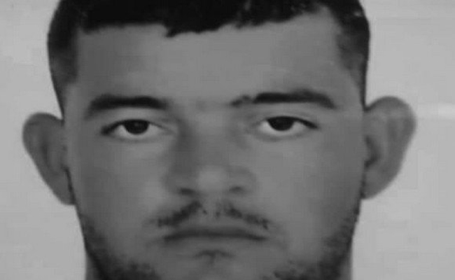 منح شهيد الواجب الوطني البطل بن عدة ابراهيم وسام الشجاعة