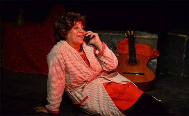 عرض”أنا كارمن” يخطف جائزة أحسن عرض في ختام المهرجان الدولي للمونودراما النسائي بالوادي…