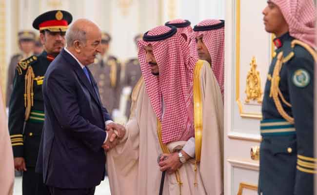 رئيس الجمهورية تبون يجري محادثات مع مع خادم الحرمين الشريفين