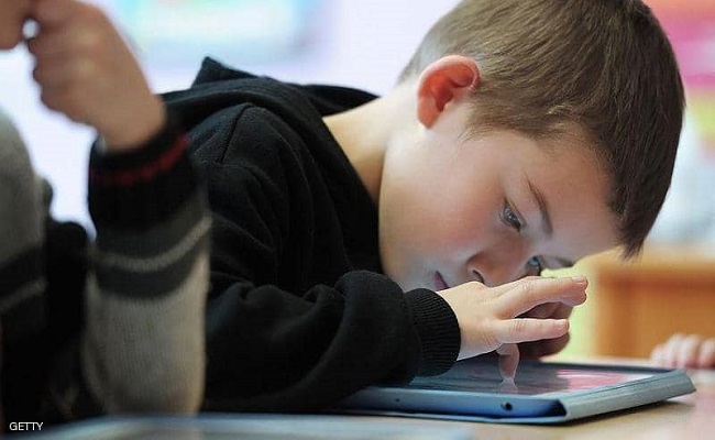 اضطرابات خطيرة لدى الأطفال بسبب الهواتف الذكية...