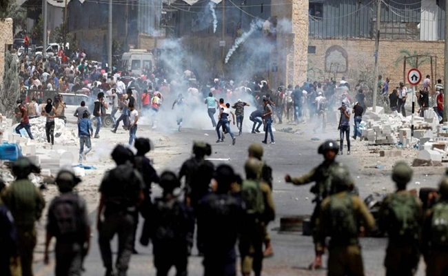 إصابة عشرات الفلسطينيين بعد صلاة الجمعة
