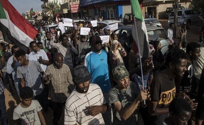 مواجهات بين الأمن والمتظاهرين في السودان بسبب الخبز والوقود