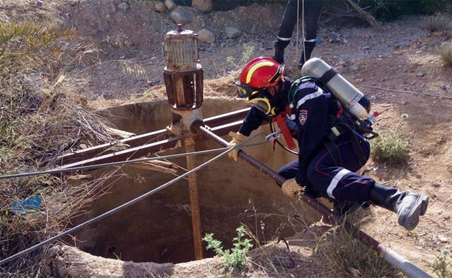 الحماية المدنية تنقذ شخصا من موت محقق سقط بالخطأ في بئر بزموري ببومرداس