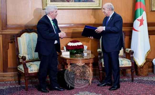 استلام تبون للمشروع التمهيدي للتعديلات الدستورية