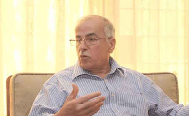 كريم يونس : طريقة تعامل والي مستغانم مع مواطنة تستحق “الإدانة المطلقة”