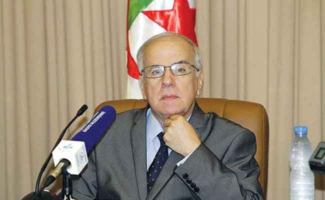 كريم يونس يدعو عموم المواطنين إلى الالتزام بتوصيات مصالح الصحة و  البقاء بالمنزل