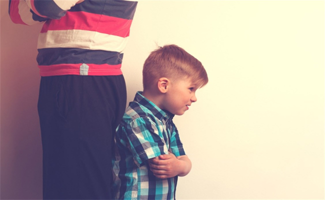 كيف تتعاملون مع طفلكم السريع الغضب…؟