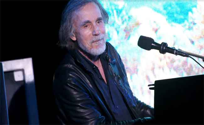 فيروس كوورنا  يضرب فنان عالمي جديد…