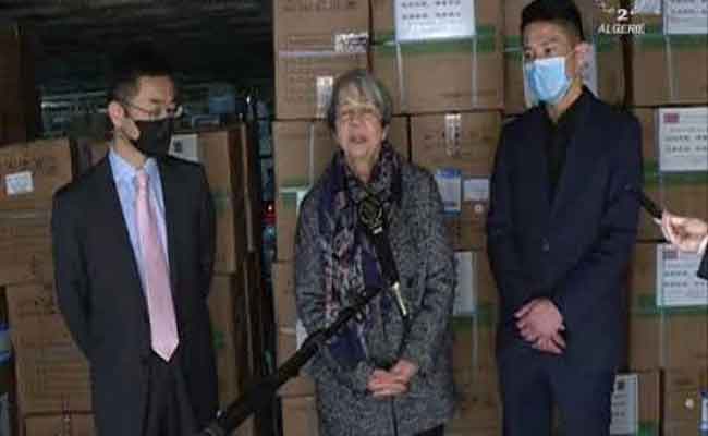 تسلم الهلال الأحمر الجزائري هبة من جمعية التجار الصينين في الجزائر