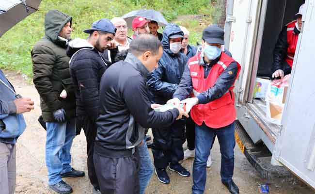 توزيع الهلال الأحمر الجزائري أكثر من 129 ألف لتر حليب مجانا على سكان البليدة