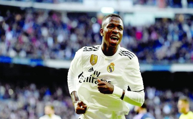 ريال مدريد خطفني من برشلونة…