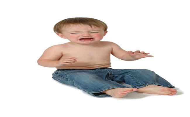 في حال رفض طفلكم ارتداء الحذاء…إليكم ما يجب أن تفعلوه…!