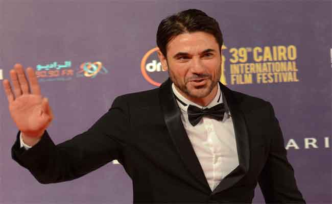 بمسلسل كوميدي…أحمد عز يعود الى فترة الاحتلال الانجليزي لمصر على الاذاعة…