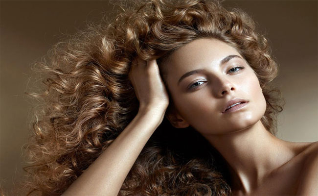 6 خطوات للعناية بشعركِ المصبوغ بشكل مثاليّ…!