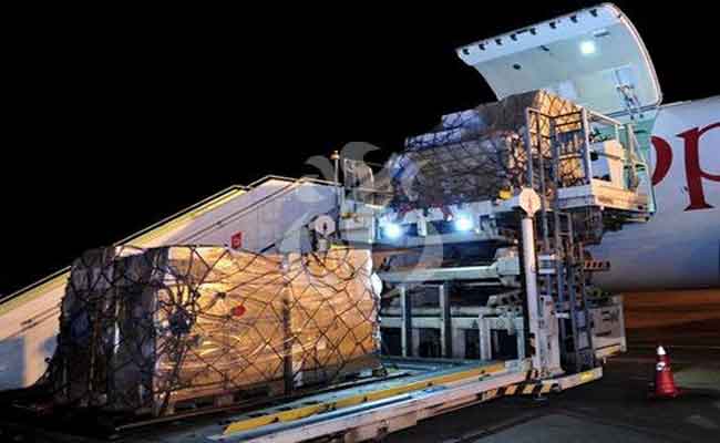 استقبال الجزائر هبة متكونة من تجهيزات طبية من الصين بالتنسيق مع الاتحاد الافريقي