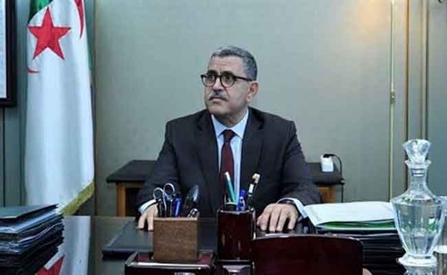 جراد يدعو الولاة و الهيئات المعنية إلى التطبيق “الصارم” للتدابيرالمتخذة للوقاية من فيروس كورونا