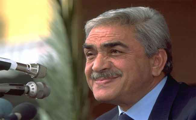 اليمين زروال يتبرع بشهر من معاش تقاعده