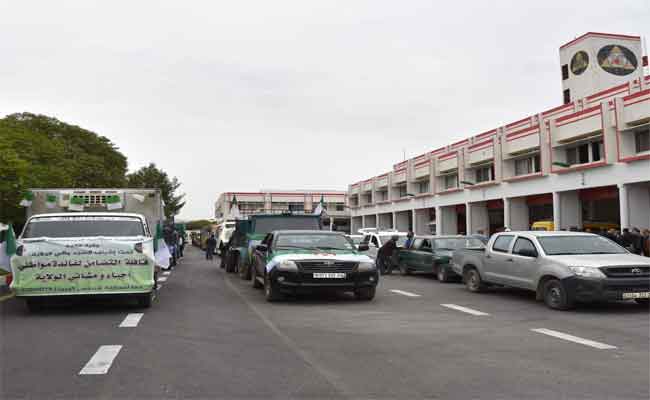 قافلة تضامنية محملة بـ 3000 طرد غذائي لفائدة المتضررين من الحجر المنزلي بقالمة