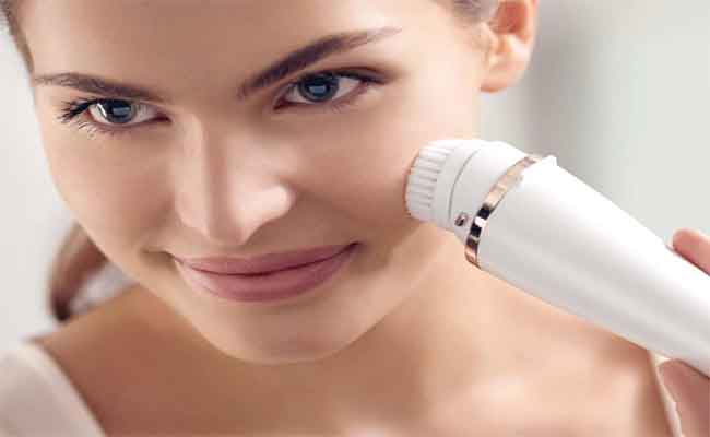 كيف تختارين المنظّف المناسب لبشرتك…؟