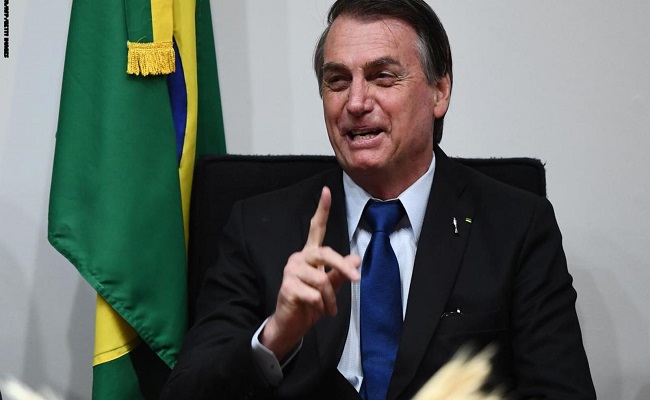 الرئيس البرازيلي يقيل وزير الصحة بسبب التعامل مع كورونا