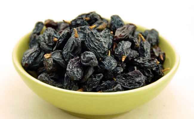 هل يفيد تناول الزبيب الأسود لعلاج فقر الدم…؟