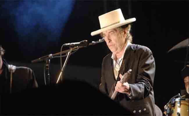 بعد غياب 8 أعوام..أسطورة الغناء الأمريكي بوب ديلان يصدر ألبوم غنائي شهر يونيو القادم…