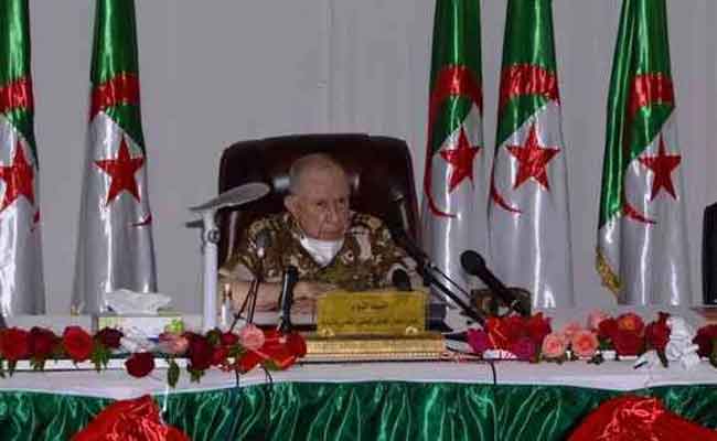 شنقريحة : “المرحلة الجديدة تتطلب خاصة من الإطارات التحلي بصفة القائد الناجح”