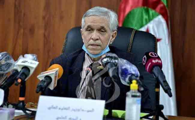 شيتور يؤكد أن السنة الجامعية “ستستأنف في أواخر أغسطس، إذا كان كل شيء على ما يرام”…