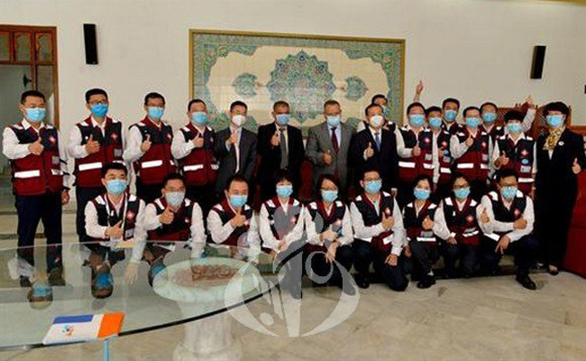 فريق الخبراء الطبيين الصيني يغادر الجزائر بعد أن أنهى مهمته بالجزائر