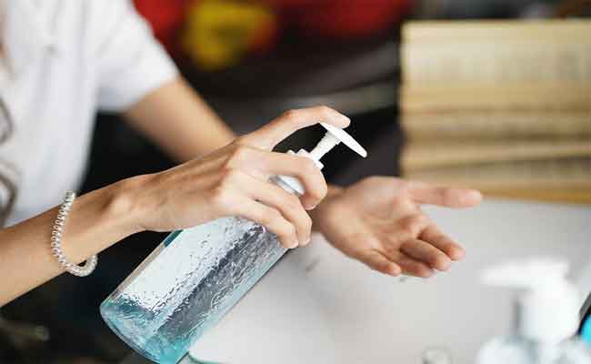 كلّ ما يجب أن تعرفوه عن معقّم اليدين للطفل…!