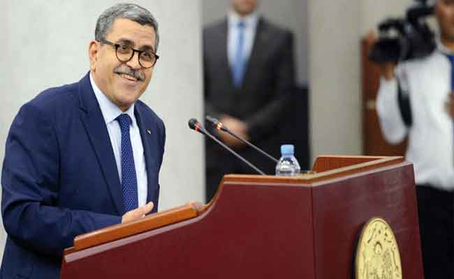 جراد : مستقبل الجزائر “ليس في ثرواتها البترولية فحسب وإنما كذلك في كفاءاتها”