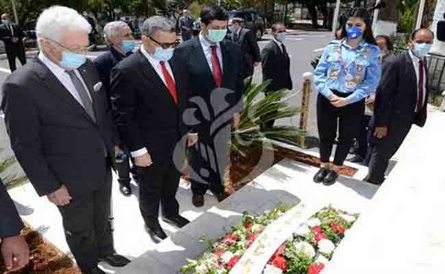 ترحم الوزير الأول على أرواح الشهداء بجامعة الجزائر1 بمناسبة إحياء اليوم الوطني للطالب